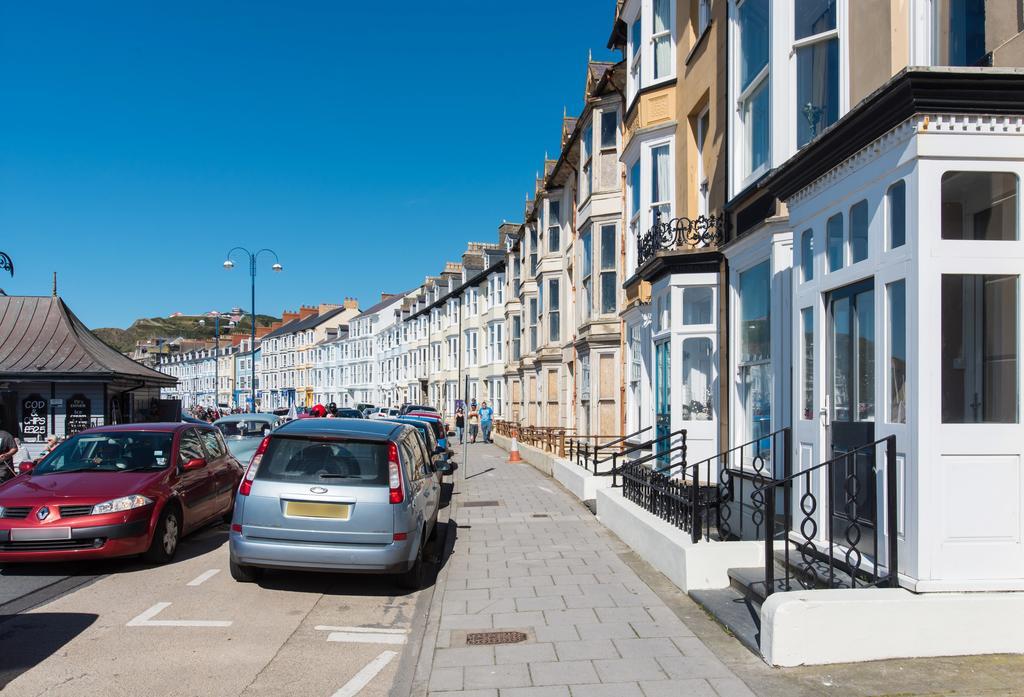 Beachfront Boutique Seafront Apartment Aberystwyth Exterior foto